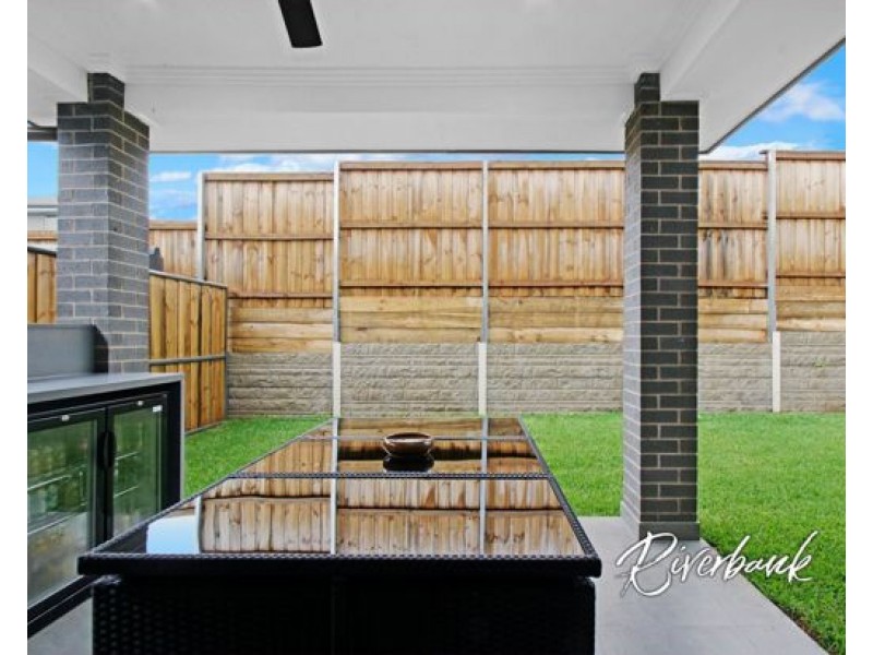 21 Flemington Parkway, Box Hill NSW 2765