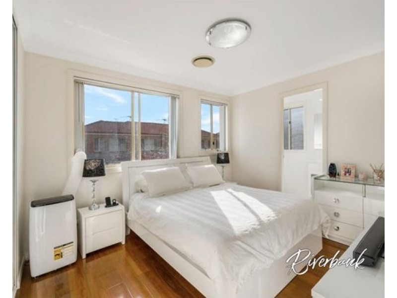 21/7 Altair Place, Hinchinbrook NSW 2168