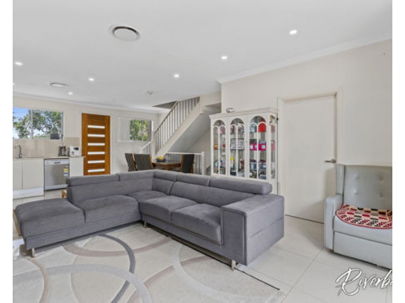 2/92 Burnett Street, Merrylands NSW 2160