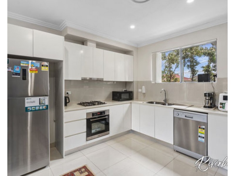 2/92 Burnett Street, Merrylands NSW 2160