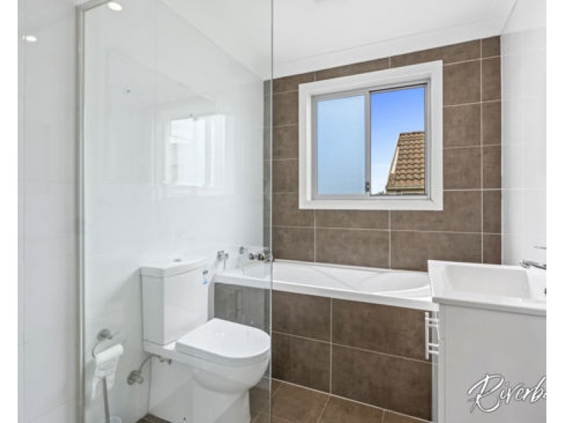 2/92 Burnett Street, Merrylands NSW 2160