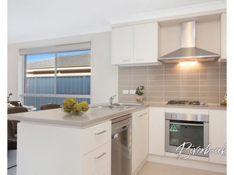 28 Affleck Gardens, Middleton Grange NSW 2171