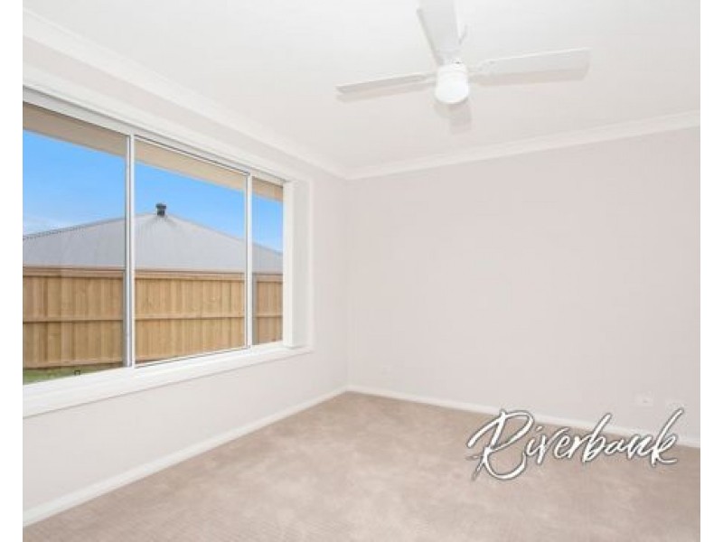 40 Glory Road, Glenfield NSW 2167