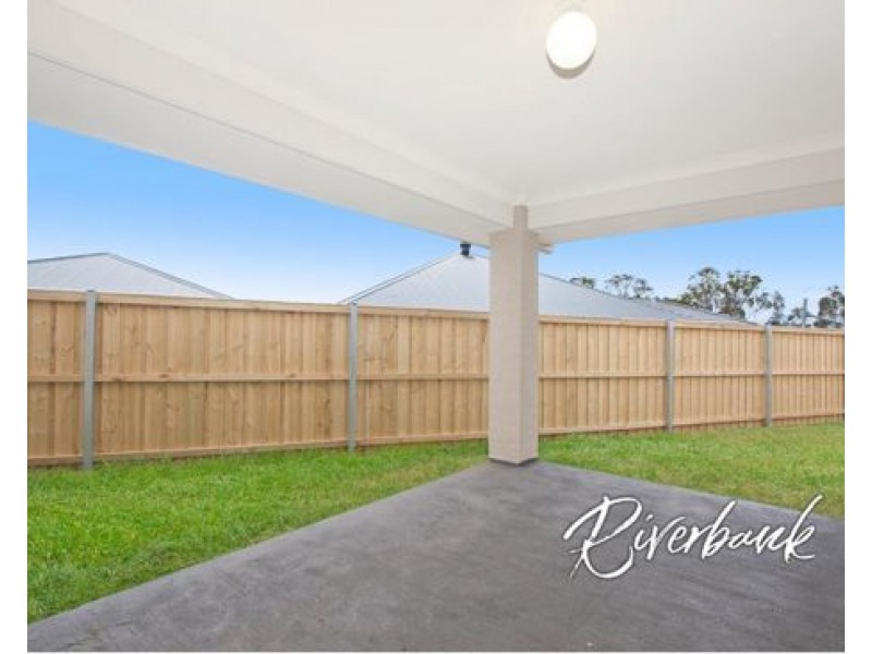40 Glory Road, Glenfield NSW 2167