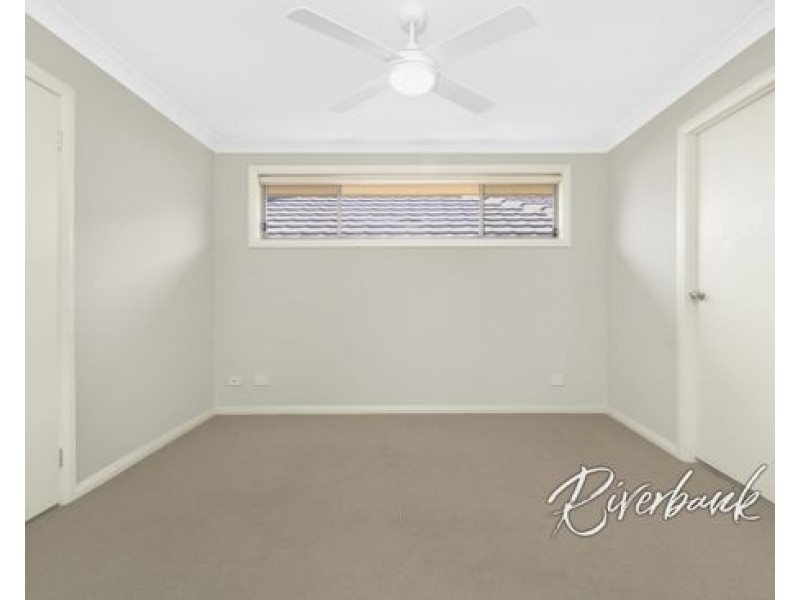 27 Young Circuit, Elderslie NSW 2570