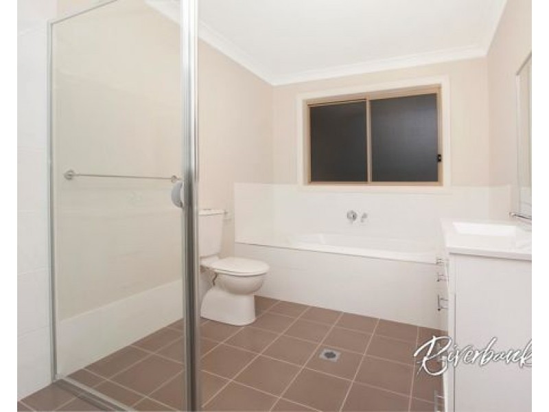39 Saltbush Circuit, Ropes Crossing NSW 2760