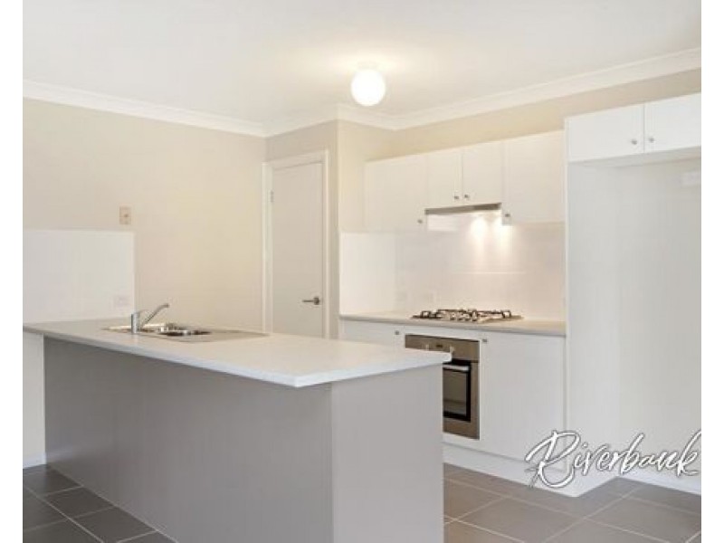 27 Townsend Crescent, Ropes Crossing NSW 2760