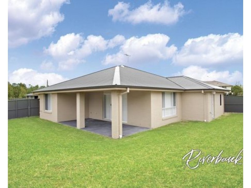 27 Townsend Crescent, Ropes Crossing NSW 2760