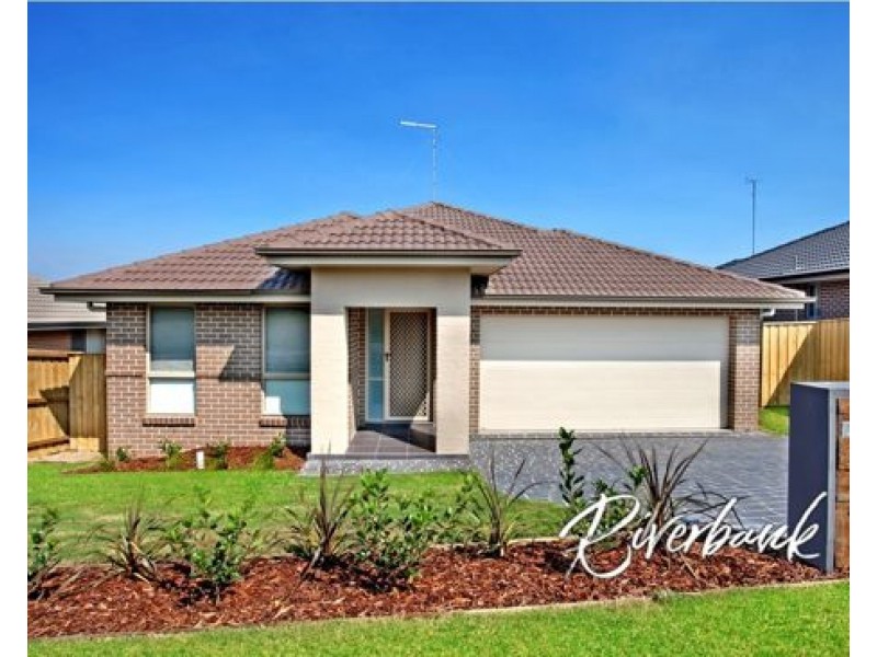 13 Dromedary Place, Macquarie Links NSW 2565