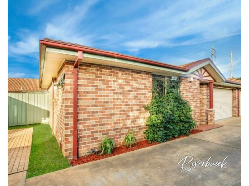 2/113 Hammers Road, Northmead NSW 2152