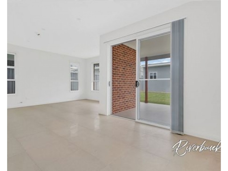 63 Deerubbin Drive, Glenmore Park NSW 2745