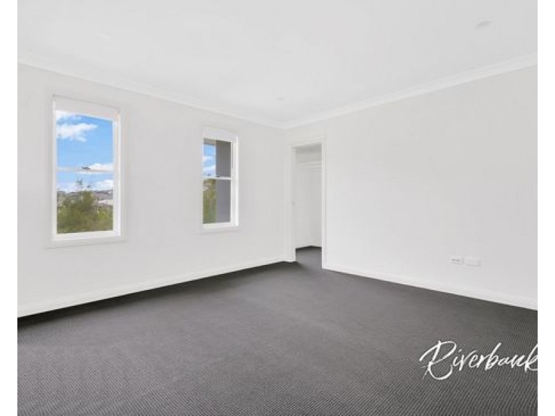 63 Deerubbin Drive, Glenmore Park NSW 2745