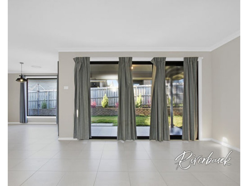 9 Casimer Avenue, Elderslie NSW 2570