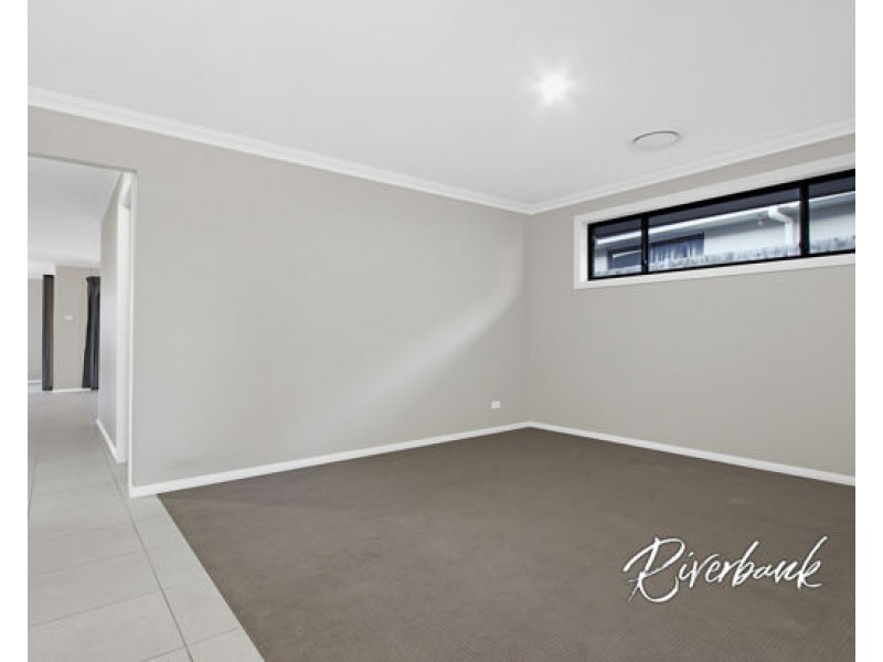 9 Casimer Avenue, Elderslie NSW 2570