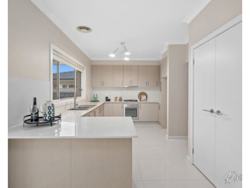 6 Stanbury Avenue, Pemulwuy NSW 2145