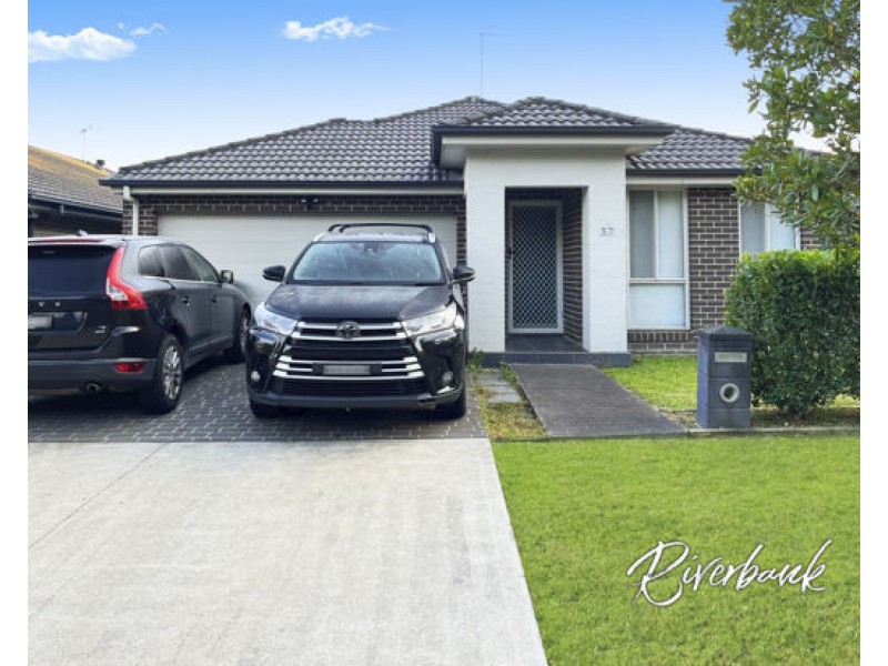 37 Saltbush Circuit, Ropes Crossing NSW 2760