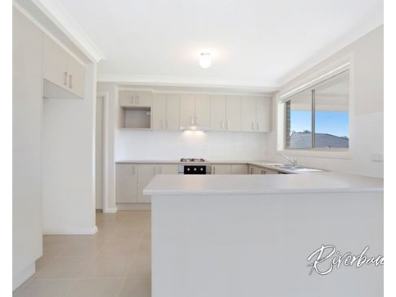 37 Saltbush Circuit, Ropes Crossing NSW 2760