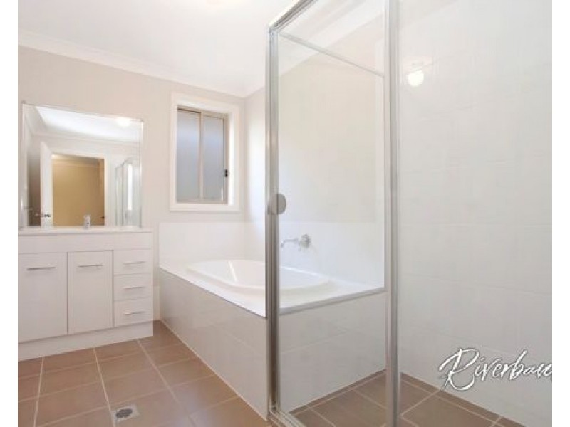 31 Bradley Street, Ropes Crossing NSW 2760