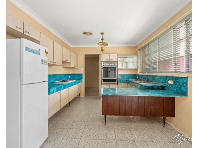 18 Brentwood Avenue, Hobartville NSW 2753