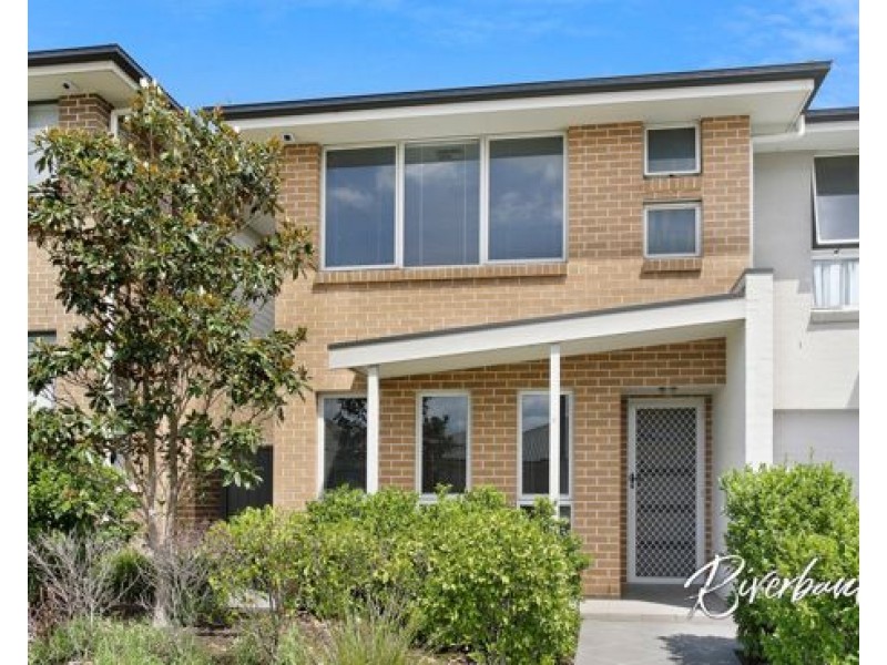 4/15 Higgins Avenue, Elderslie NSW 2570