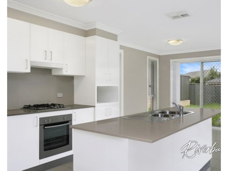 4/15 Higgins Avenue, Elderslie NSW 2570
