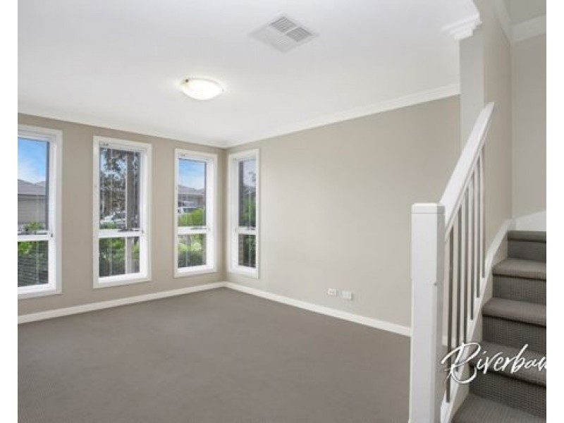 4/15 Higgins Avenue, Elderslie NSW 2570