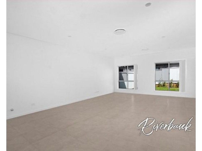 44 Bangalla Parade, Glenmore Park NSW 2745