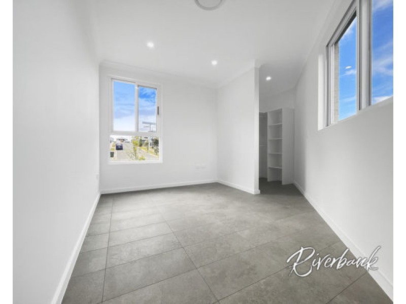 1/7a Fieldhouse Circuit, Campbelltown NSW 2560