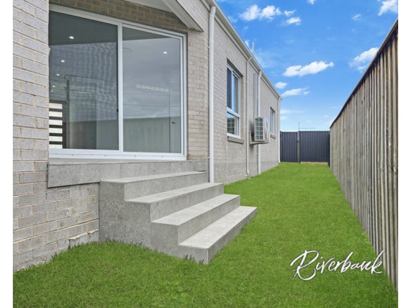 1/7a Fieldhouse Circuit, Campbelltown NSW 2560