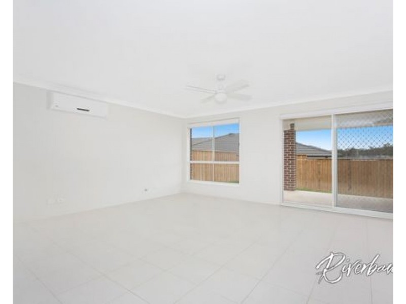 4 Fortune Street, Glenfield NSW 2167