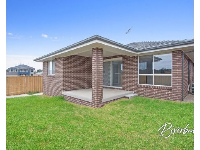 4 Fortune Street, Glenfield NSW 2167