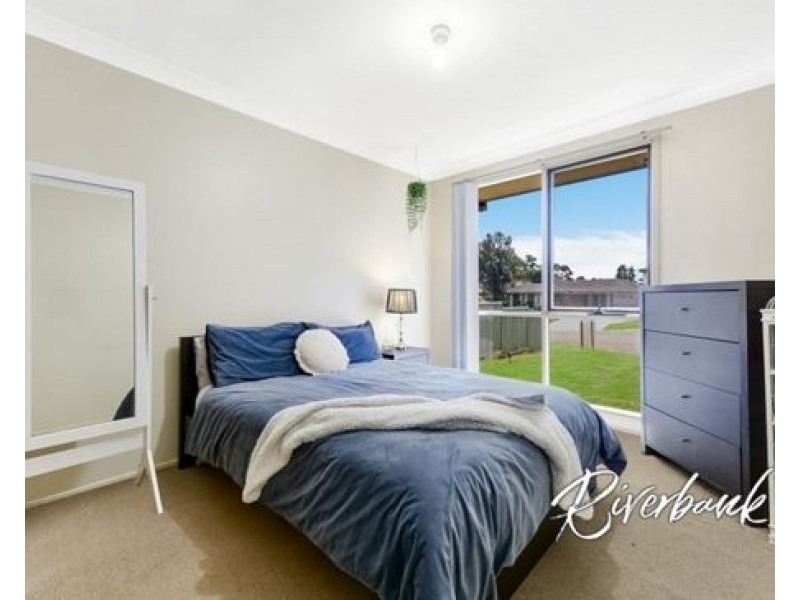 4 Avalon Place, Woodbine NSW 2560
