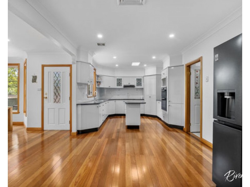 10 White Gum Place, Greystanes NSW 2145