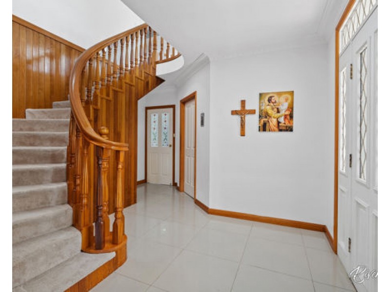 10 White Gum Place, Greystanes NSW 2145