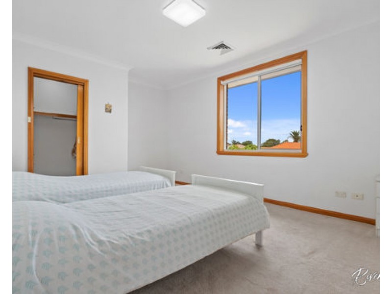 10 White Gum Place, Greystanes NSW 2145