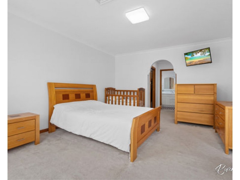 10 White Gum Place, Greystanes NSW 2145