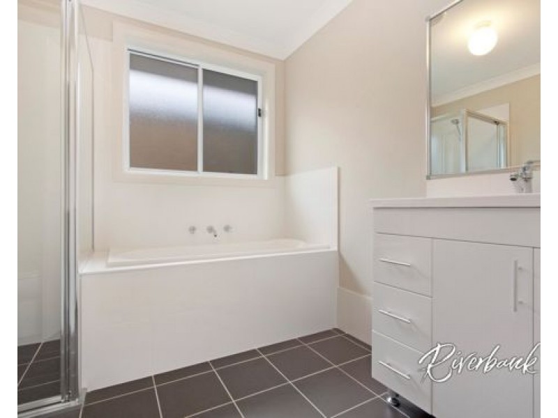 38 Asimus Circuit, Elderslie NSW 2570