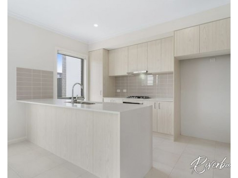 323 Bernera Road, Edmondson Park NSW 2174