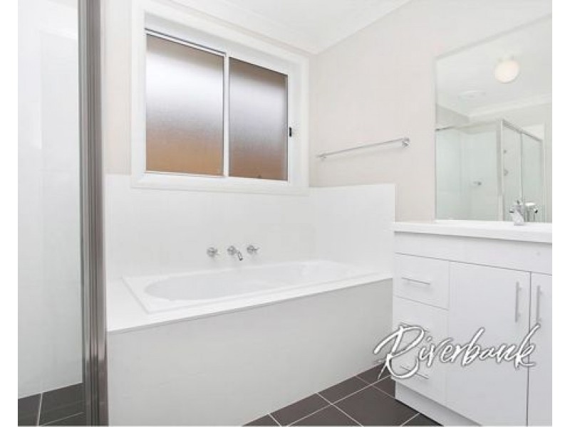 14 Fortune Street, Glenfield NSW 2167