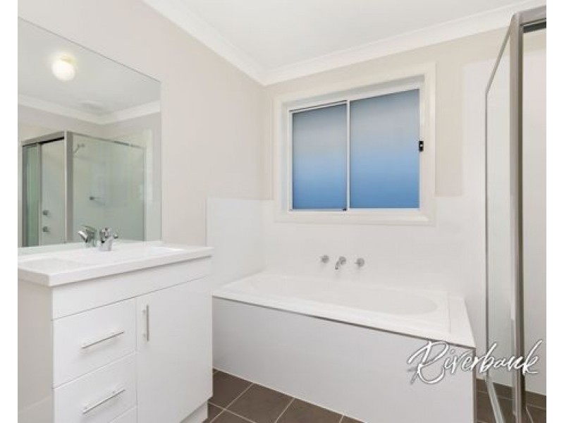 38 Kingsbury Road, Edmondson Park NSW 2174