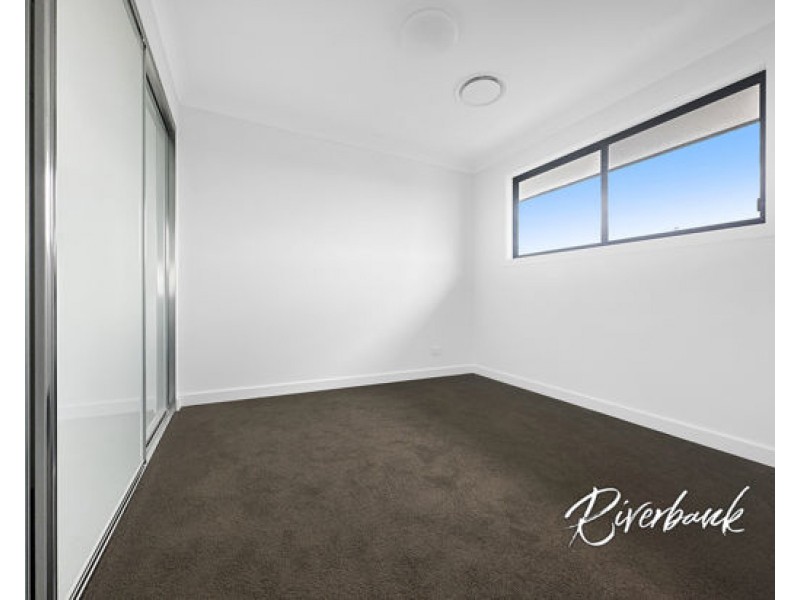 329 Driftway Drive, Pemulwuy NSW 2145
