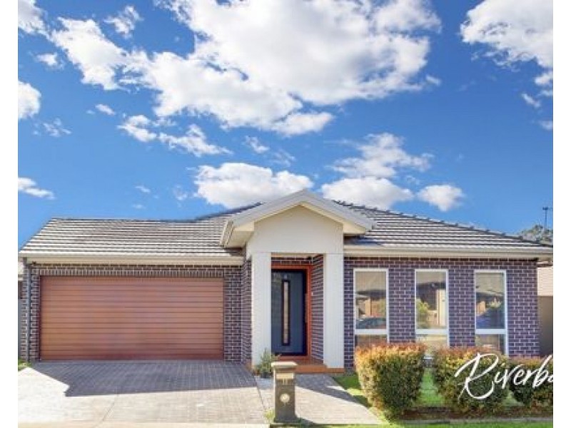 11 Tussock Street, Ropes Crossing NSW 2760