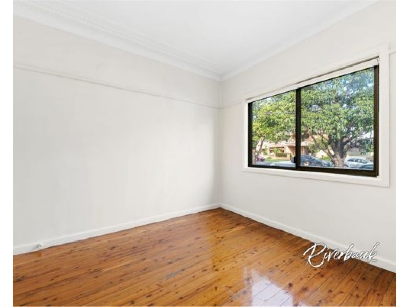 4 Alderney Road, Merrylands NSW 2160