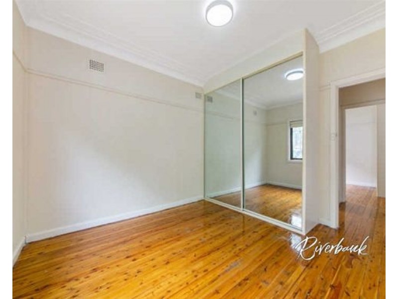 4 Alderney Road, Merrylands NSW 2160