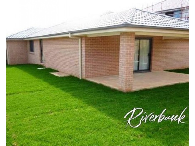 6 Foothills Terrace, Glenmore Park NSW 2745