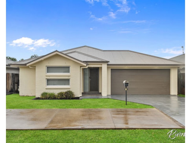 13 Asimus Circuit, Elderslie NSW 2570