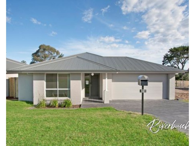 25 Asimus Circuit, Elderslie NSW 2570