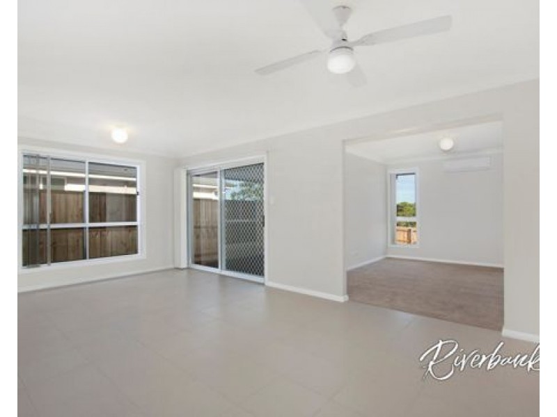 25 Asimus Circuit, Elderslie NSW 2570