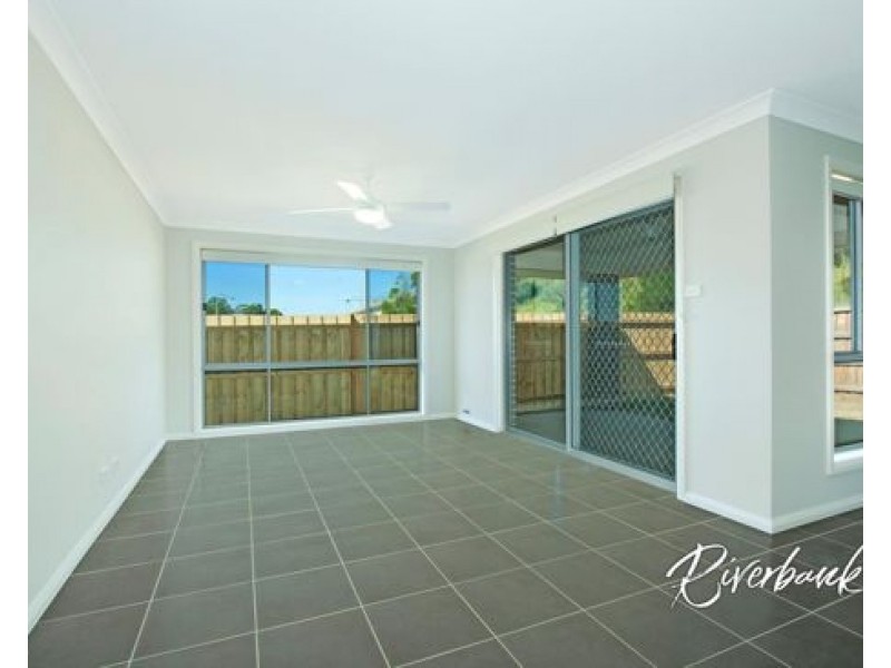 15 Minstrel Street, Glenfield NSW 2167