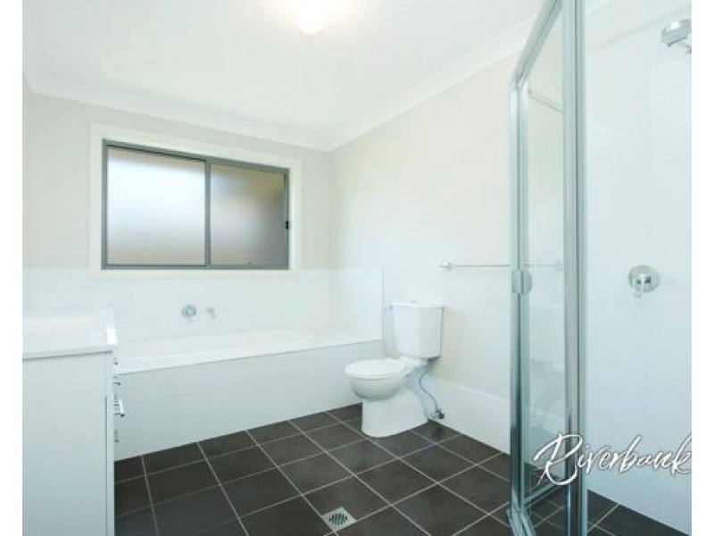 15 Minstrel Street, Glenfield NSW 2167